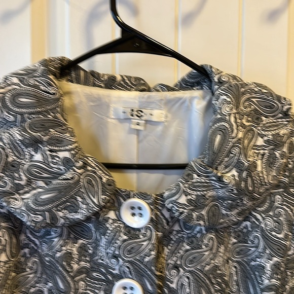 Beautiful Grey and White Jacket - Picture 3 of 7